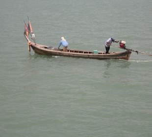 Einsamer Fischer auf weiter Flur