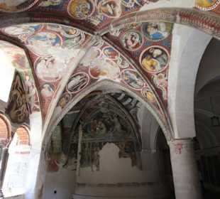 Wundervoll gemalte Fresken