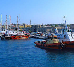 Impressionen Mandraki Hafen & Umgebung