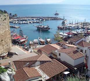 Blick von der Altsatd aud den Hafen Antalya 