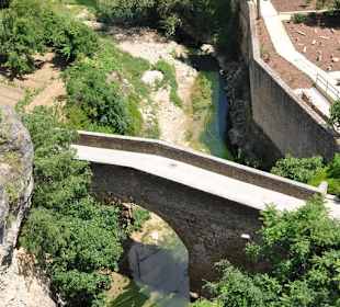 Blick von der Puente Viejo auf die Puente Arabe