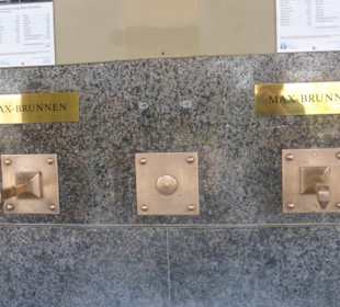 Wasserauslass für den Maxbrunnen am Maxtempel