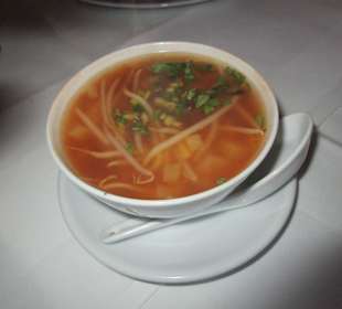 Rindfleischsuppe süß-sauer Canh Chua