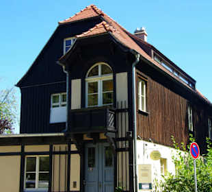 Tolles altes Haus vor dem Schloss