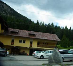 Viele Ferrari - Porsche Treffen dort