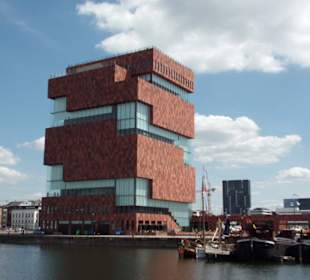 Museum mit Aussichtsplattform