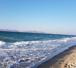 Schwarzer Sand weißer Strand Tam Tam Beach