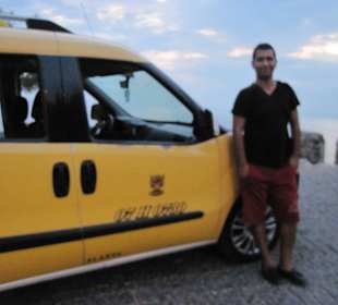 Ufuk spricht Deutsch u. Englisch