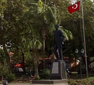 Atatürk Denkmal in Side