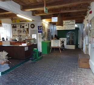 Im Eingangsbereich der Mühle Varel