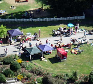 Blick vom Fersehturm mit Flohmarkt