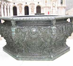 Brunnen im Innenhof