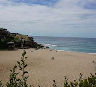 Vorbei am Tamarama Beach