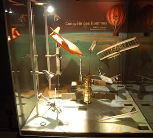 Maquetas pequeñas de aviones y naves