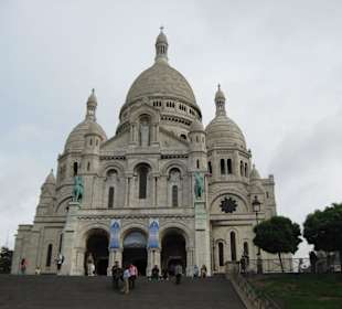 Blick auf die Kirche Sacre Coeur