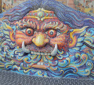 Rundgang um den Tempel