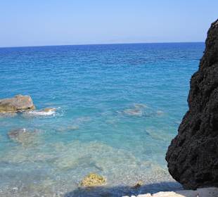 Spaziergang am Felsenstrand in Rhodos!