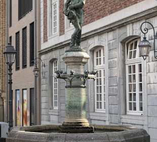 Hühnerdiebbrunnen beim Wirtshaus am Hühnerdieb