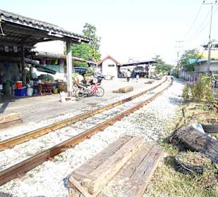 Bahnhof der Meaklong Train