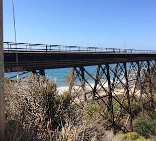 Eine alte Bahnbrücke..