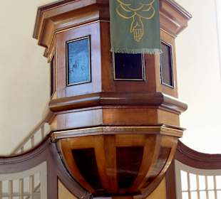 Kanzel der Kirche