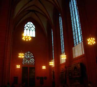 Seitenflügen im Dom