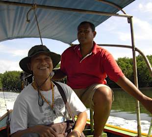 Reiseführer Cha beim Ausflug zu James Bond Island
