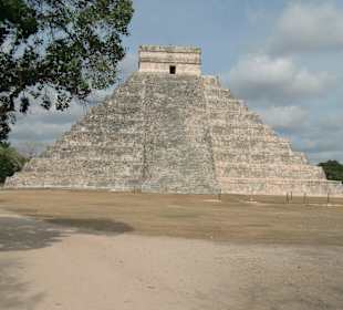 Pyramide Kukulcan vor der Kreuzfahrer-Invasion