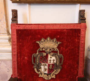 Stuhl im Weißen Saal