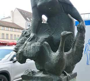 Brunnen mit der Marktbärbel am Unteren Markt