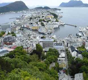 Alesund mit Fährhafen