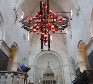 Eigenwilliger Leuchter