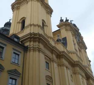 Theatinerkirche am Odeonsplatz