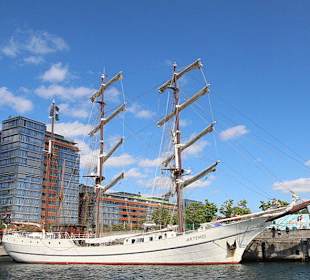 Kieler Woche: Die Artemis 