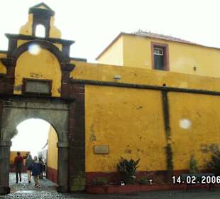 Burgtor bei Strandpromenade