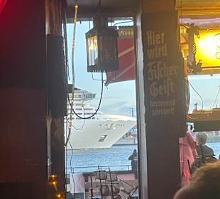 Ausfahrt eines KF-Schiffes