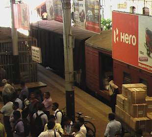 Brücke über den Gleisen