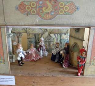 Im Spielzeug und Puppenmuseum