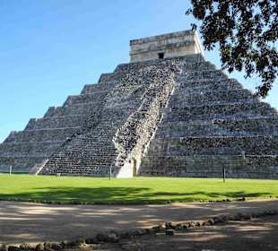 Pyramide des Kukulkán  / Chichén Itzá