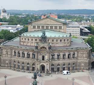 Gnießen Sie eine Aufführung in der Semperoper