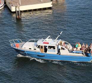 Barkassenverkehr auf der Trave