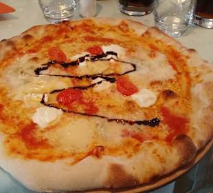 Pizza Quattro Stagioni im Roten Haus