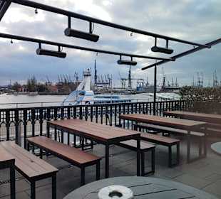 Dachterrasse in der 3. Etage an den Landungsbrücken