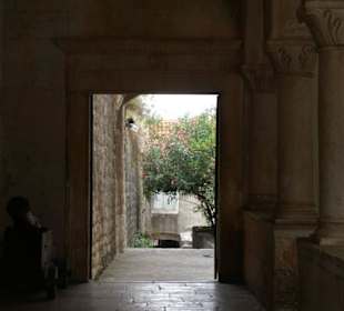 Seitlicher Blick aus dem Landtor