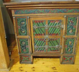 Urkundenschrank von 1912 / Teile teils von um 1500