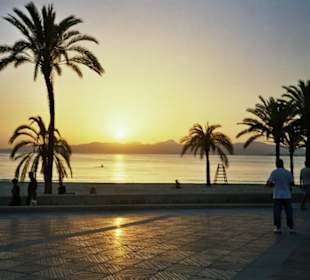 Sonnenuntergang am Strand
