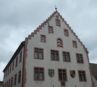Das Alte Rathaus zw. Marktplatz und Ehrler-Platz