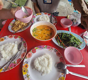 Leckeres Essen auf dem Floating Market