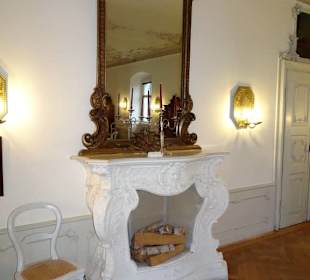 Der weiße Saal im Wasserschloss Mitzwitz