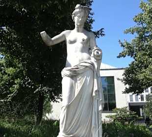 Statuen am Schlossplatz